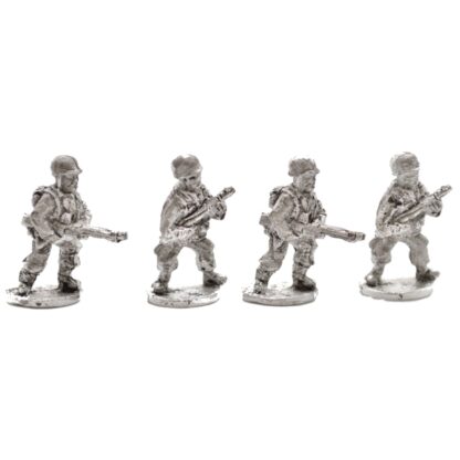 V-FN7 20mm French FM24/29 LMG Teams in Steel Helmet