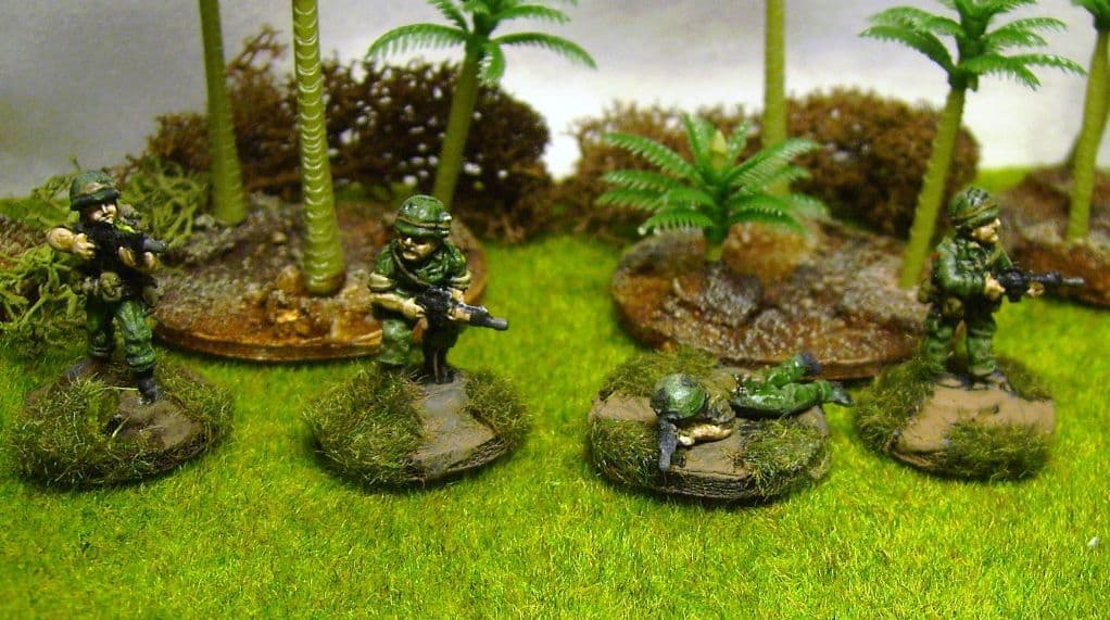 V-US2 20mm US Army Infantry with M16 with Steel Helmets Old