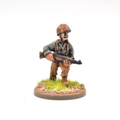 W-AM8 20mm WWII American Marine with M1 Garand Advancing 14