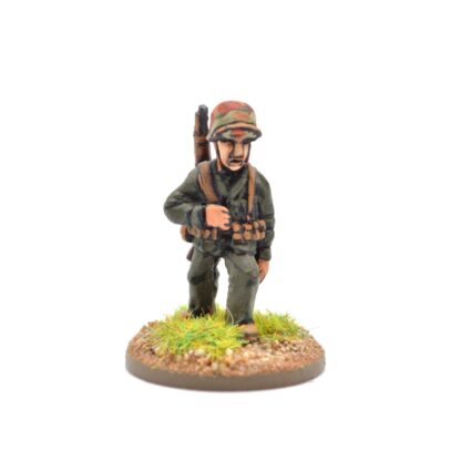 W-AM8 20mm WWII American Marine with M1 Garand Advancing 19