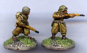 W-AP3 20mm WWII American Airborne Infantry with M1 Rifle in Greatcoats Old