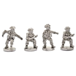 W-B13 20mm WWII British Gun Crews in Steel Helmets