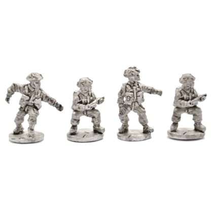 W-B13 20mm WWII British Gun Crews in Steel Helmets