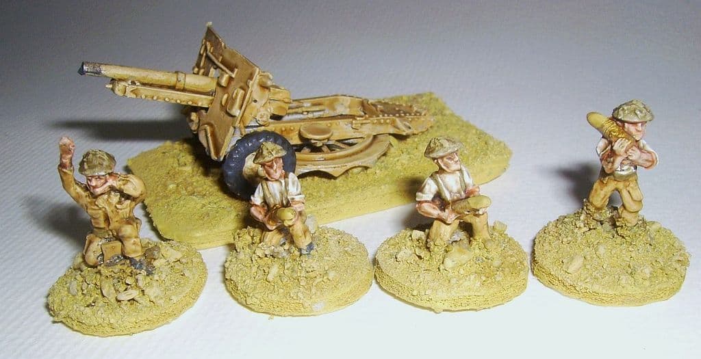 W-B14 20mm WWII British Gun Crews in Shirtsleeves Old 2