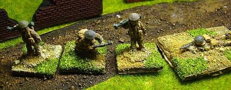 W-B6 20mm WWII British Infantry with PIATs & Rifle Grenades Old