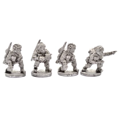 W-BP13 20mm WWII British Para Gun Crew in Steel Helmet