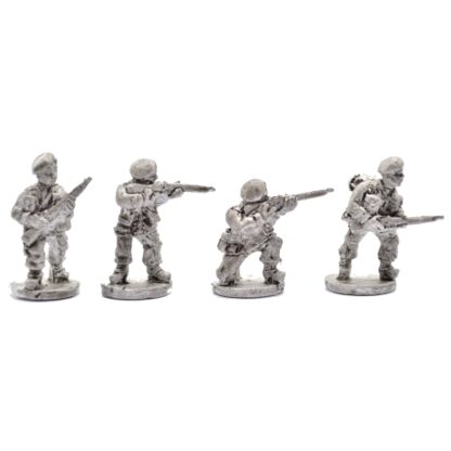 W-BP4 20mm WWII British Paras with Rifles in Berets