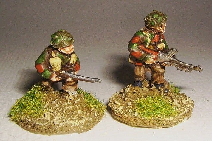W-BP7 20mm WWII British Paras with Bren Guns in Steel Helmets Old