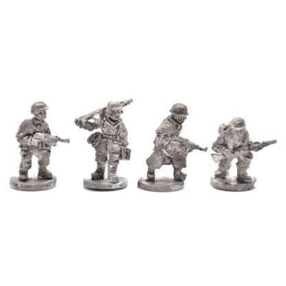W-G12 20mm WWII German MG42 LMG Teams Moving in Winter Kit