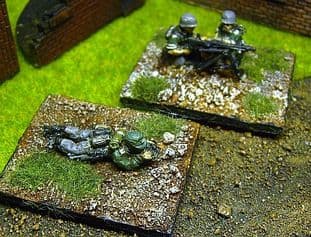 W-G13 20mm WWII German Fixed-Mount MG42 & Crew Old