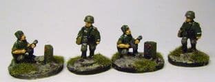 W-G3 20mm WWII German Radiomen & Runners Old