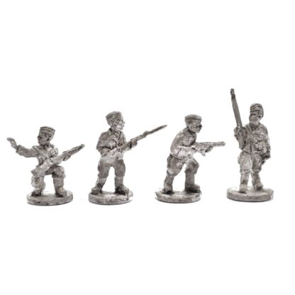 W-G6 20mm WWII German Infantry with Rifles & SMG in Side Cap