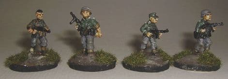 W-G7 20mm WWII German Infantry with MP40 Old