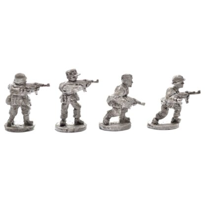 W-G9 20mm WWII German Infantry with StG44 Assault Rifle