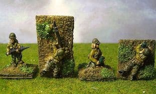 W-JA7 20mm WWII Japanese Infantry with Type 89 Knee Mortar Old