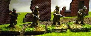 W-RA5 20mm WWII Soviet Sub-Machine Gunners in Greatcoats Old