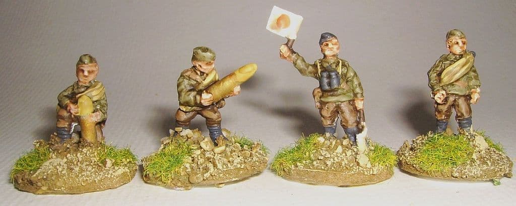 W-RA7 20mm WWII Soviet Artillerymen Old
