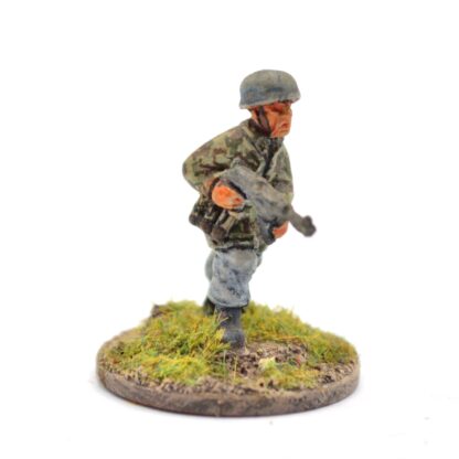 W-GP3 20mm WWII German Paras with MP40 9
