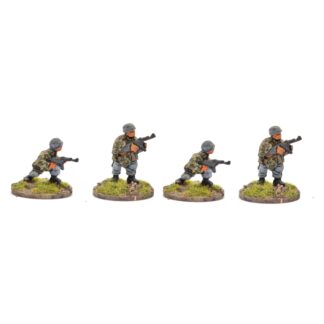 W-GP5 20mm WWII German Paras with Sturmgewehr 44