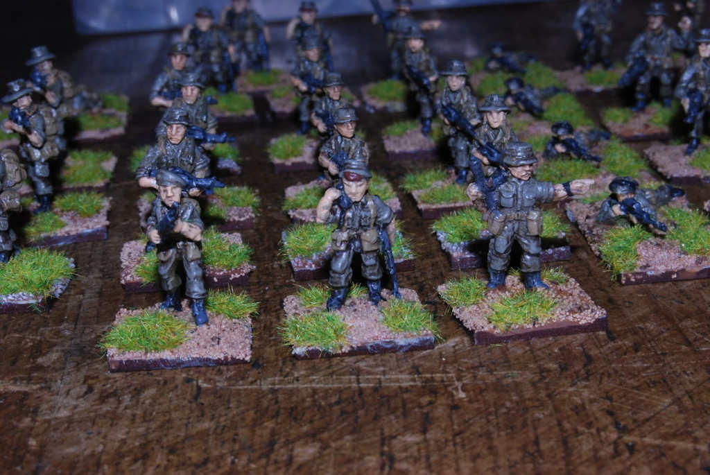 V-A3 20mm Infantry with M16 & V-A1 20mm Infantry Command